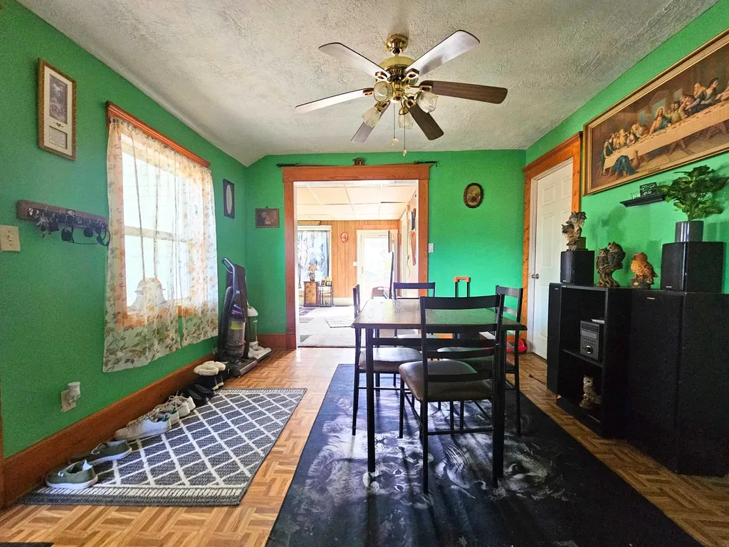 204 W Pine Street Elsie Village MI 48831