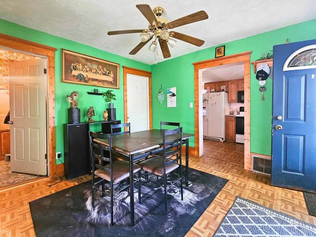 204 W Pine Street Elsie Village MI 48831