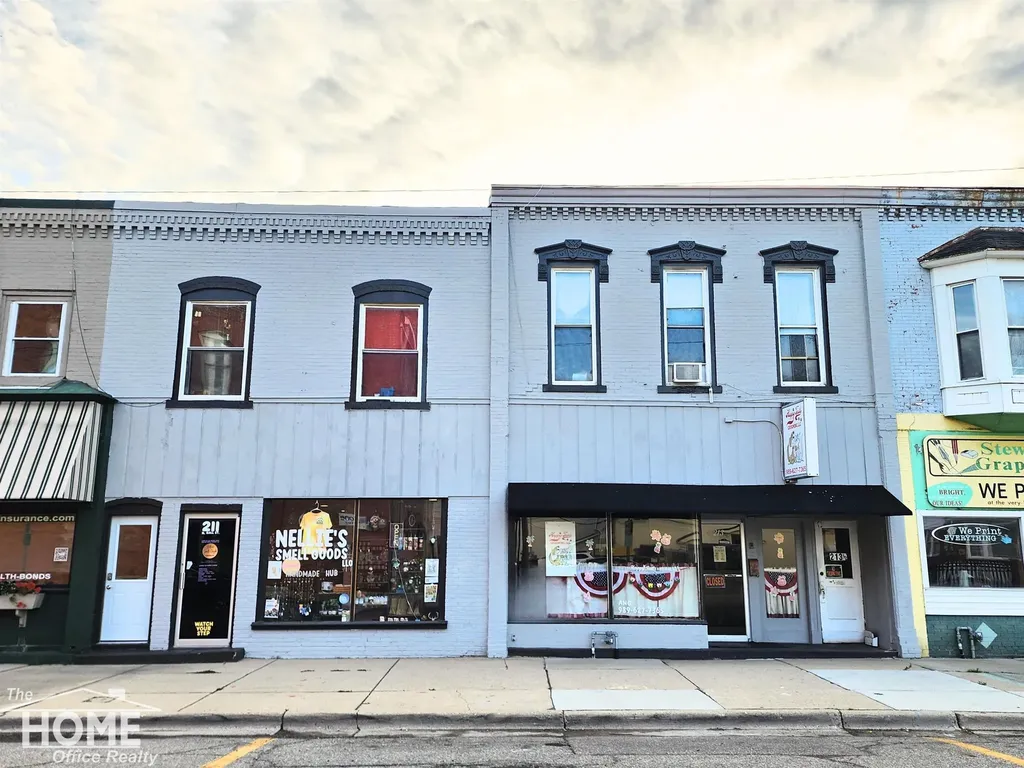 211-213 N Ball Street Owosso City MI 48867