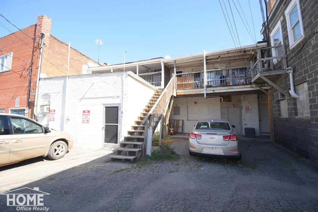 211-213 N Ball Street Owosso City MI 48867