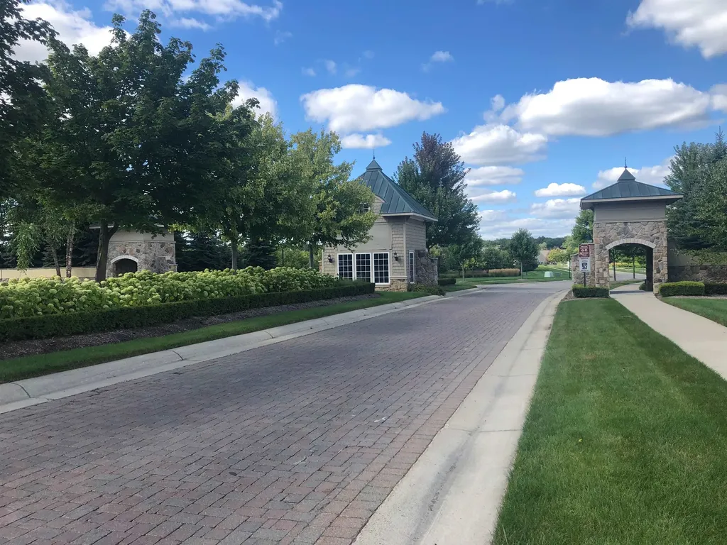 9411 St. Andrews Drive Grand Blanc Charter Township MI 48439