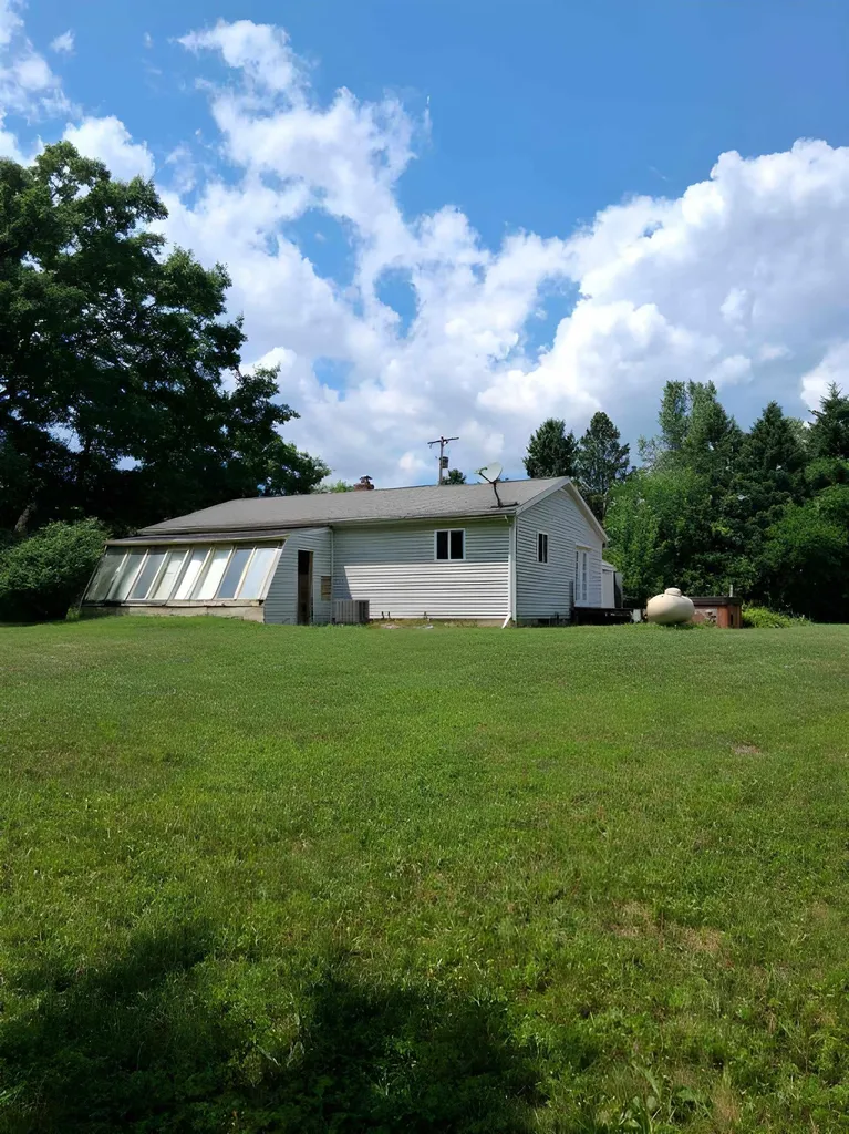 12160 Neff Road Vienna Charter Township MI 48420