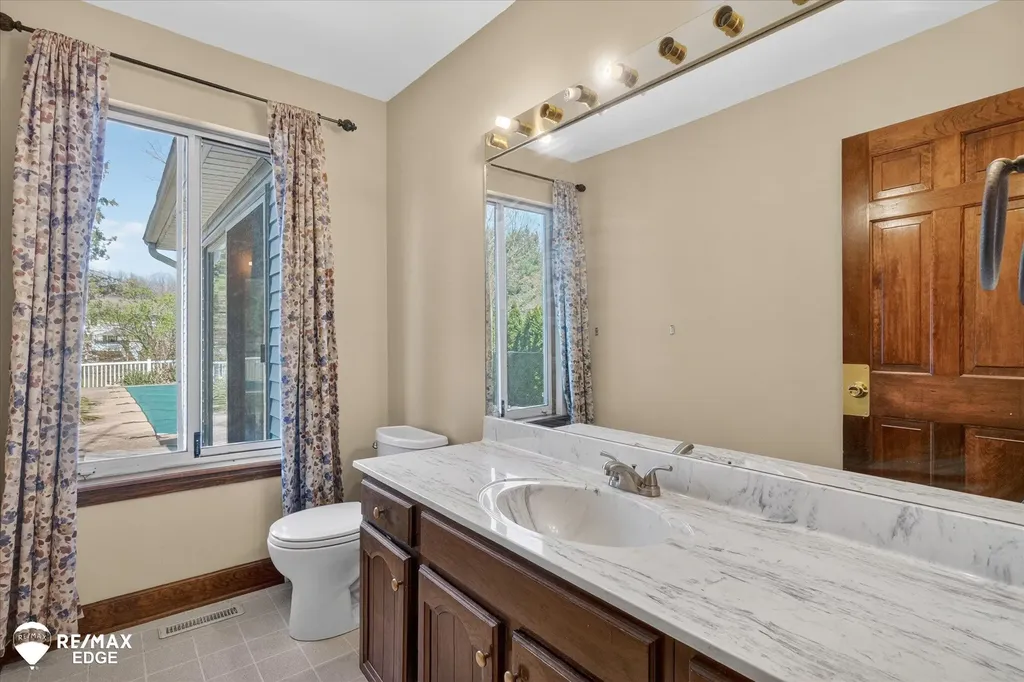 8454 Wesley Drive Flushing Charter Township MI 48433