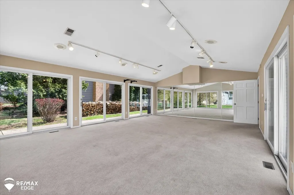 8454 Wesley Drive Flushing Charter Township MI 48433