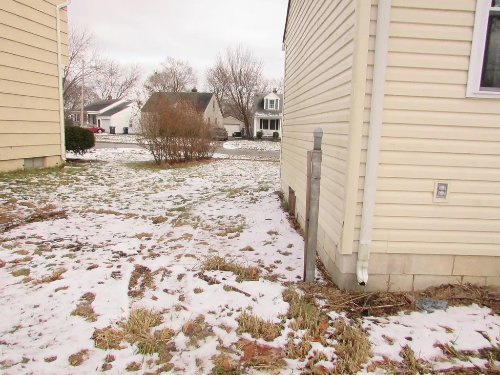 434 Chalmers Street Flint City MI 48503