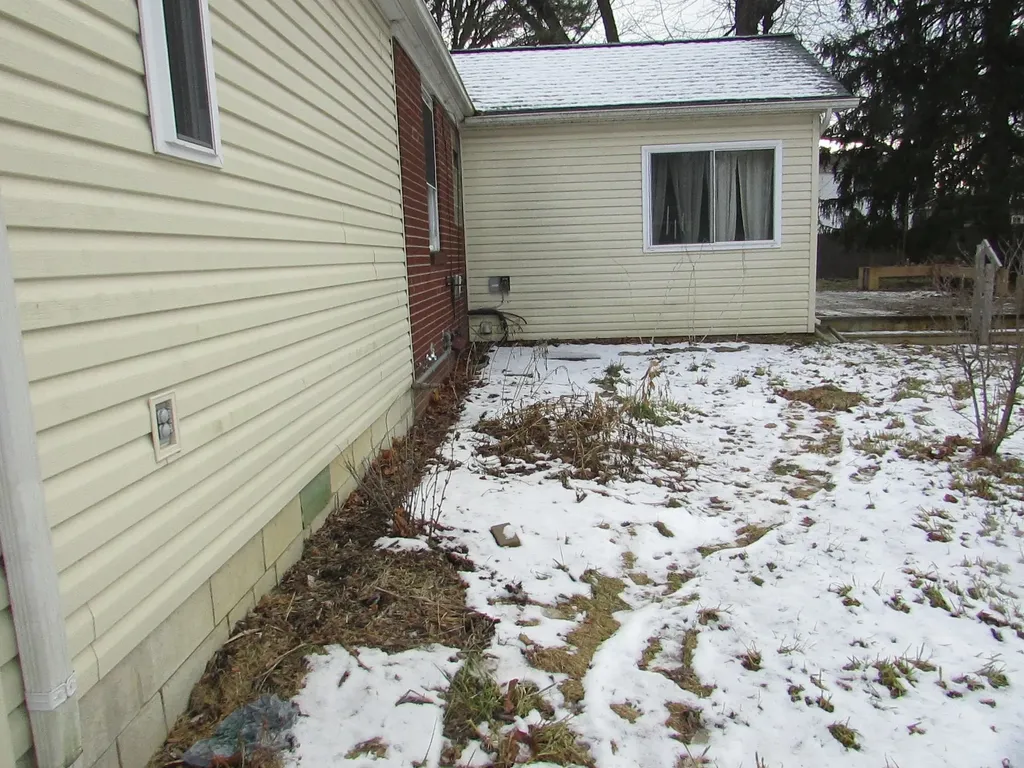 434 Chalmers Street Flint City MI 48503