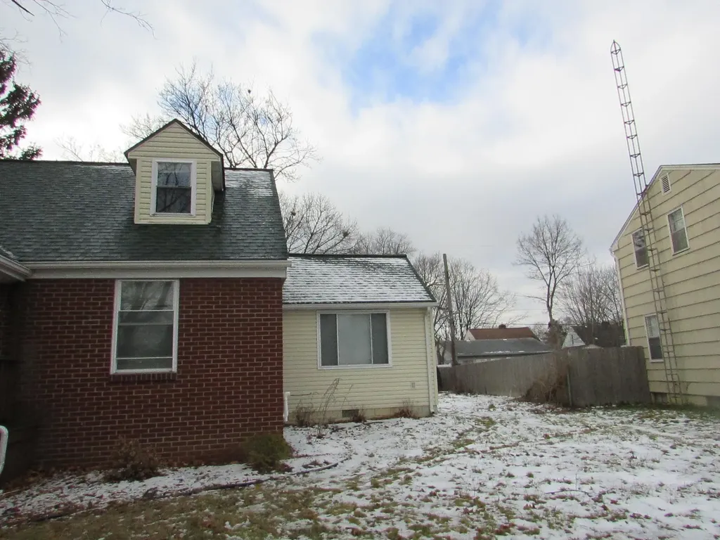 434 Chalmers Street Flint City MI 48503