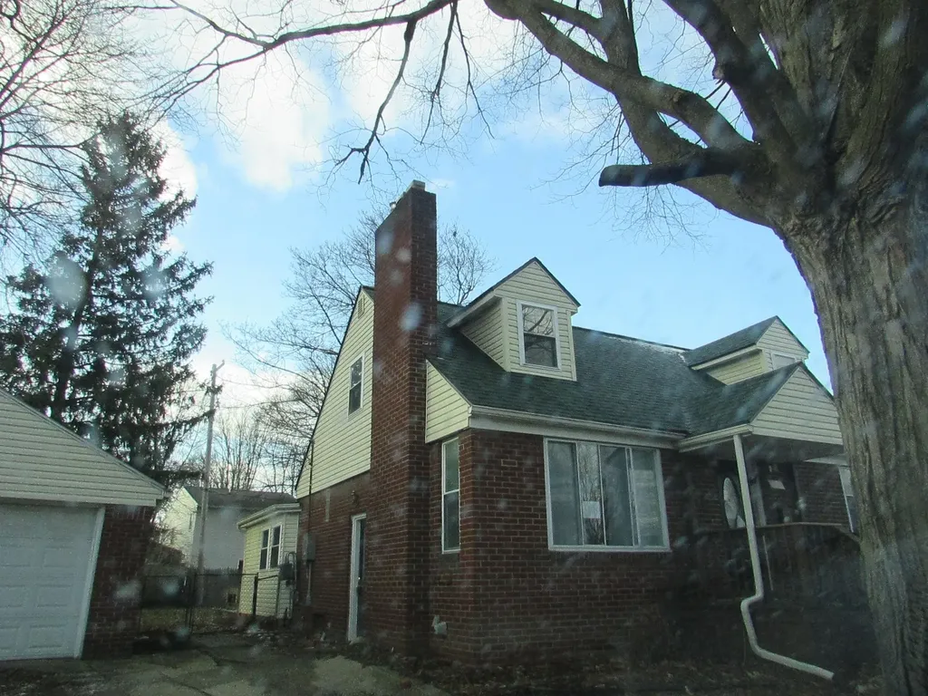 434 Chalmers Street Flint City MI 48503