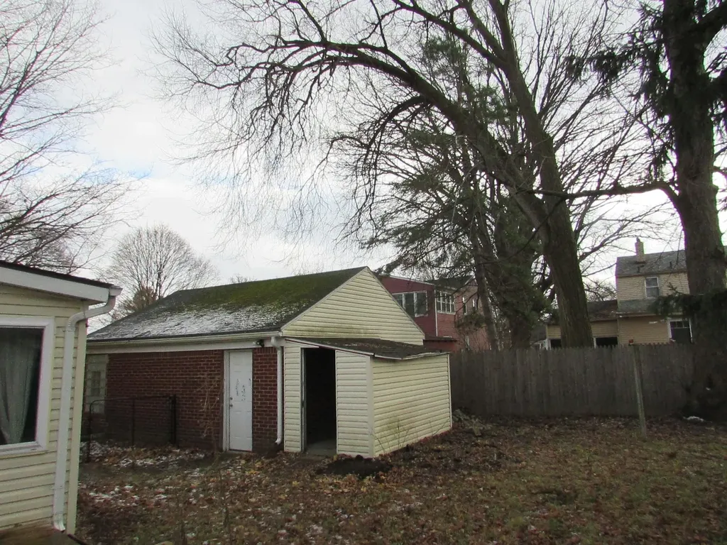 434 Chalmers Street Flint City MI 48503