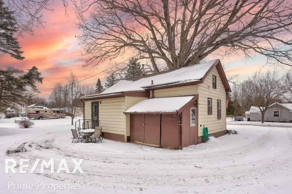 426 Bates Street Caro City MI 48723