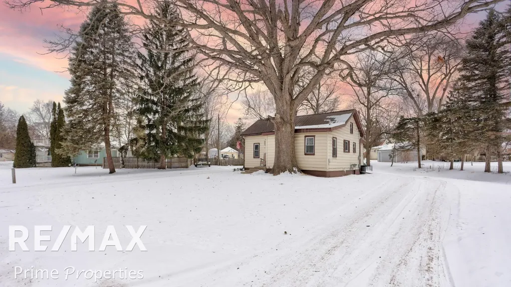 426 Bates Street Caro City MI 48723
