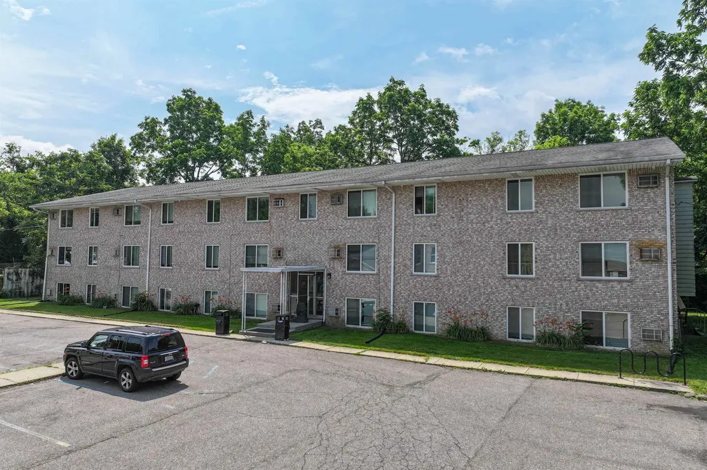 828 North Apt. #17 Street Mt. Morris Township MI 48458
