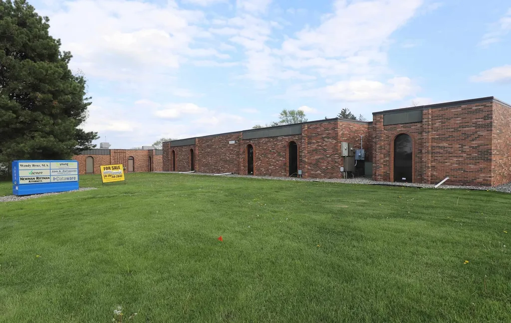 5083-5085 Miller Road Flint Charter Township MI 48507
