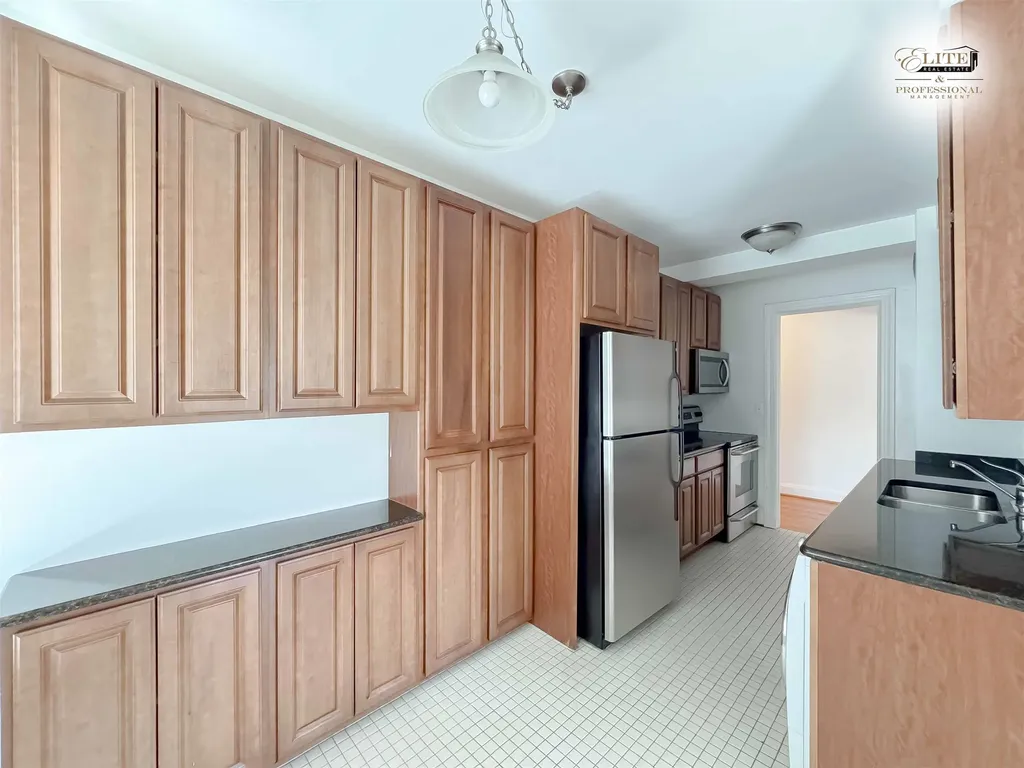 15 E Kirby Street Detroit City MI 48202