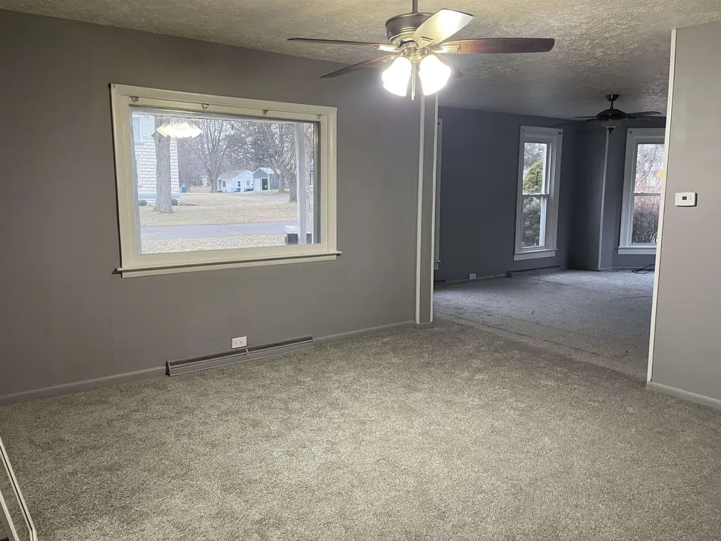 242 S East Street Vassar City MI 48768