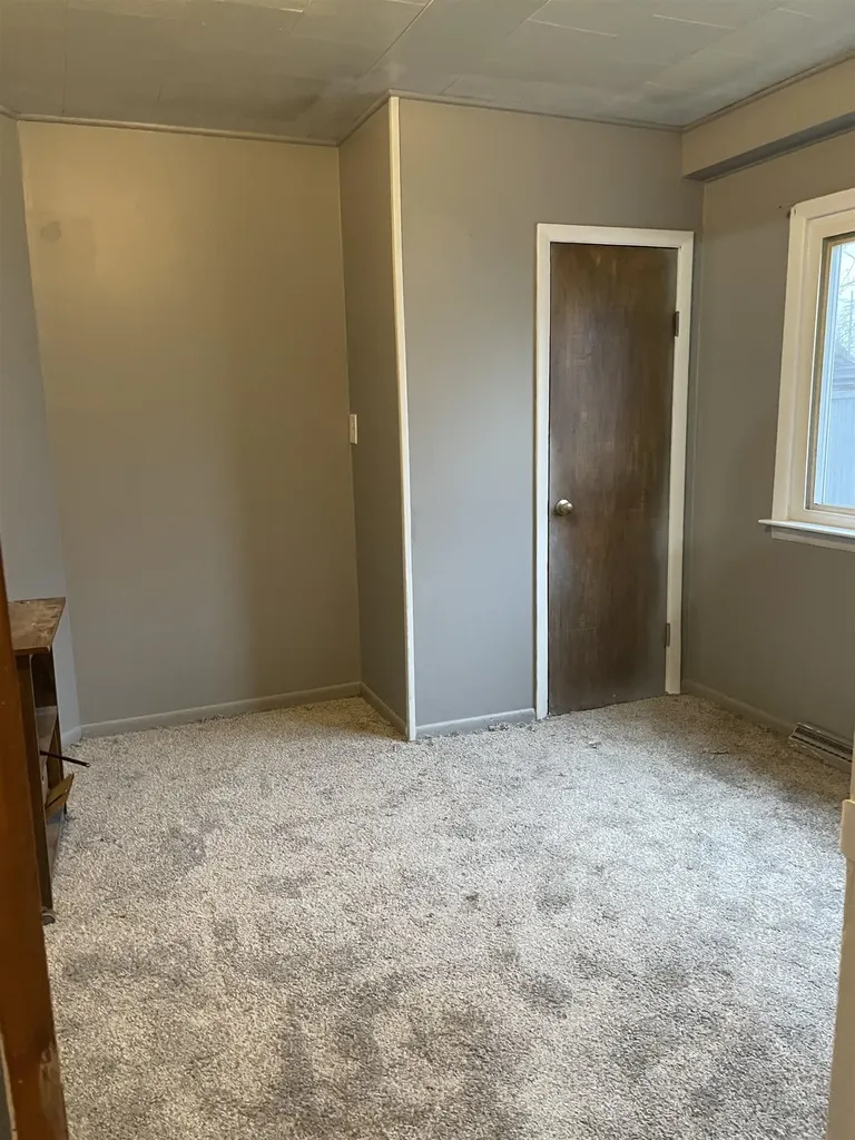 242 S East Street Vassar City MI 48768