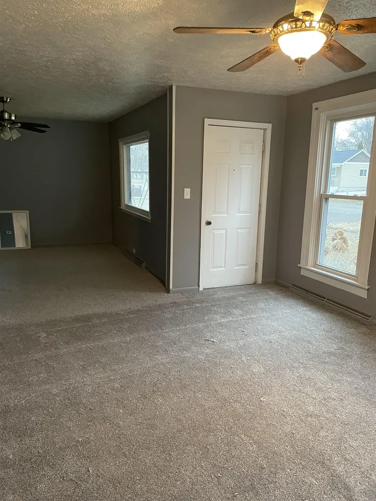 242 S East Street Vassar City MI 48768