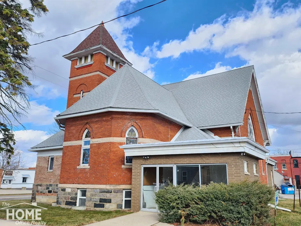 230 N Woodworth Street Corunna City MI 48817