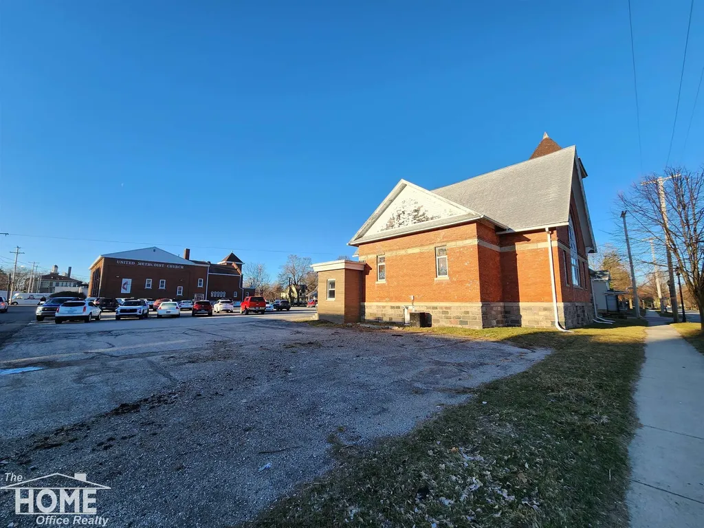 230 N Woodworth Street Corunna City MI 48817