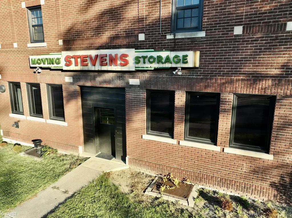1273 Broadway Boulevard Flint City MI 48506