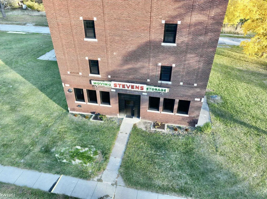 1273 Broadway Boulevard Flint City MI 48506