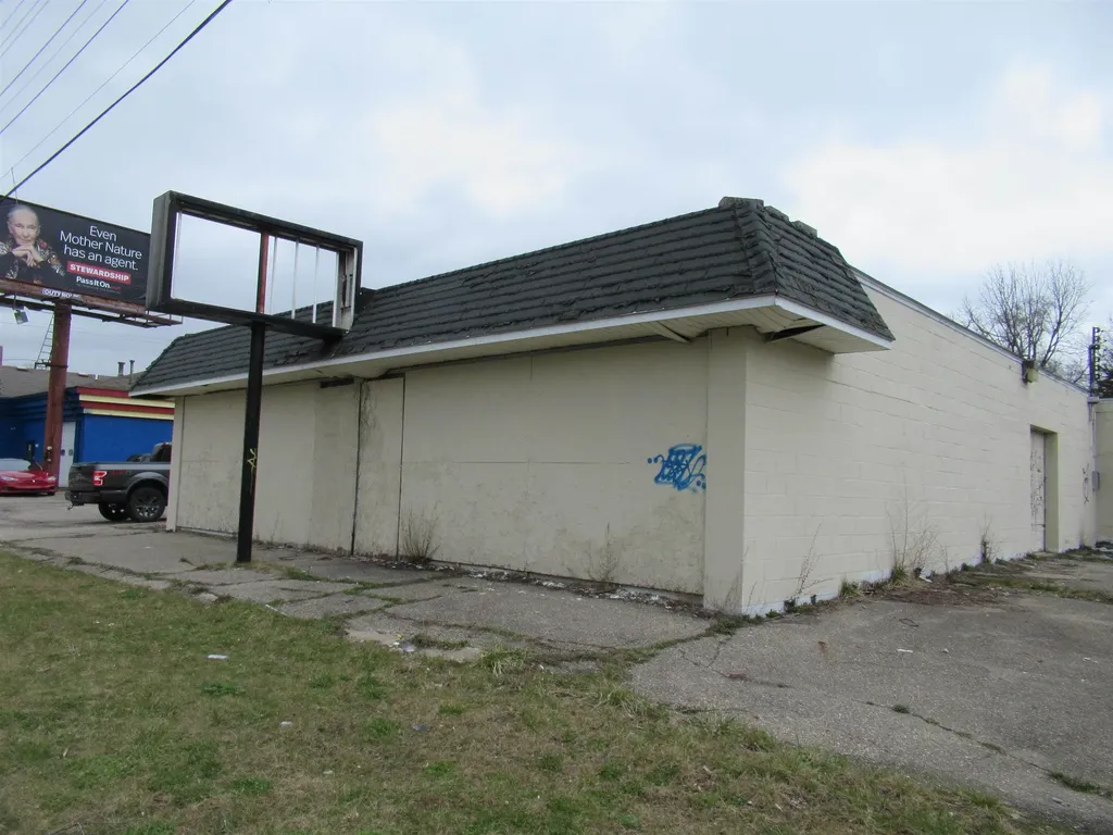 3026 Flushing Road Flint City MI 48504
