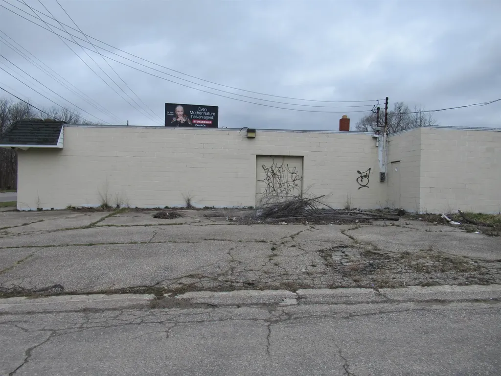 3026 Flushing Road Flint City MI 48504