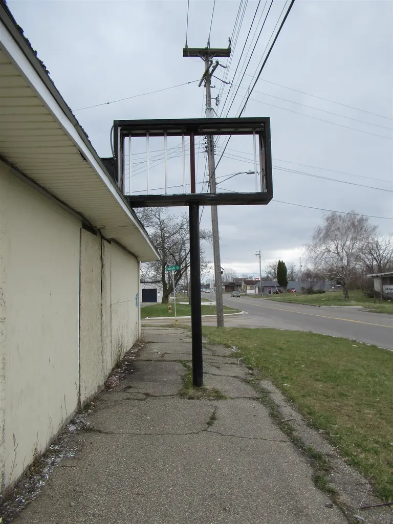 3026 Flushing Road Flint City MI 48504