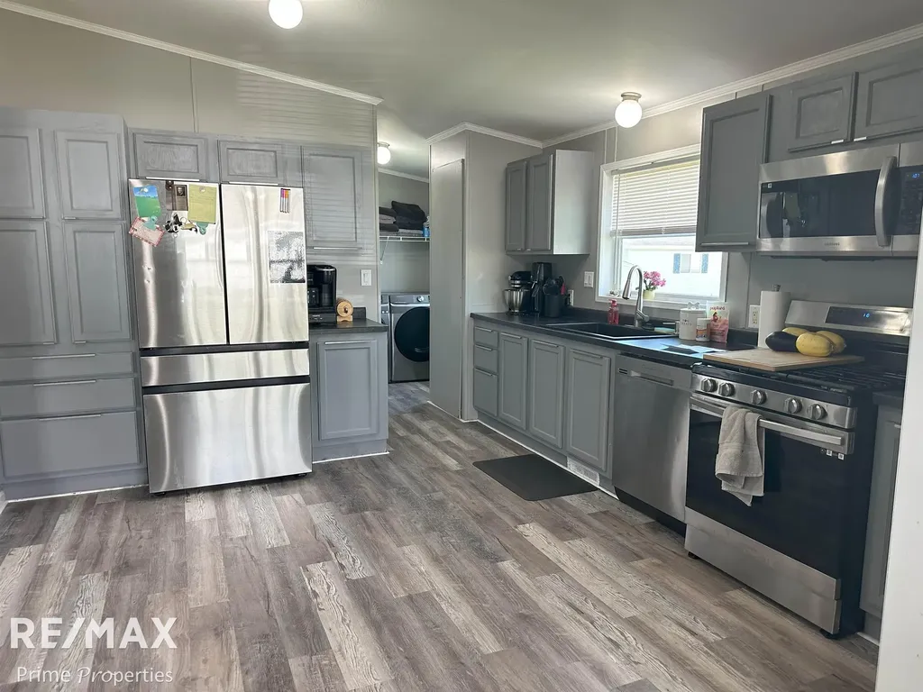 2067 Spruce Way Vienna Charter Township MI 48420