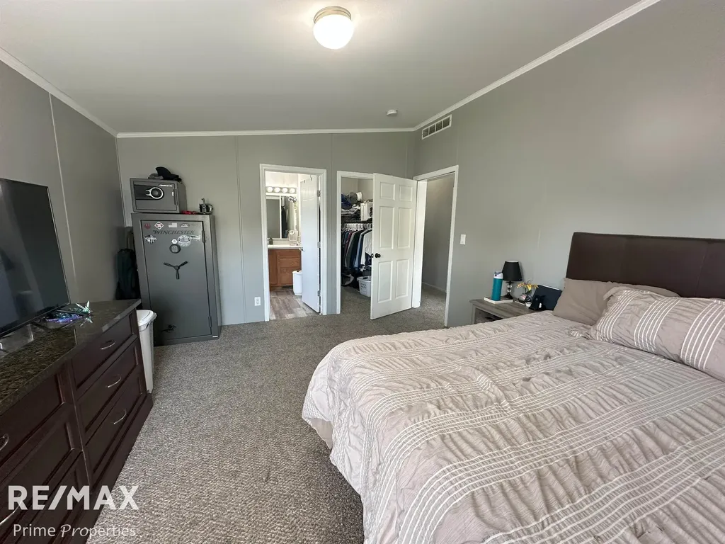 2067 Spruce Way Vienna Charter Township MI 48420