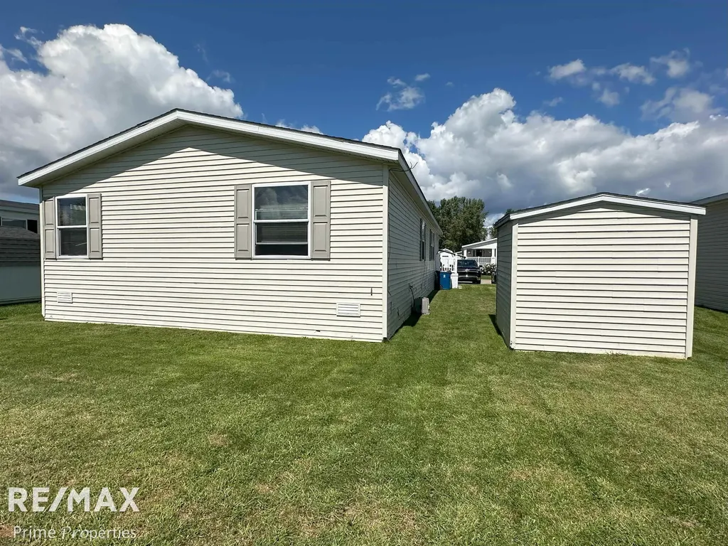 2067 Spruce Way Vienna Charter Township MI 48420