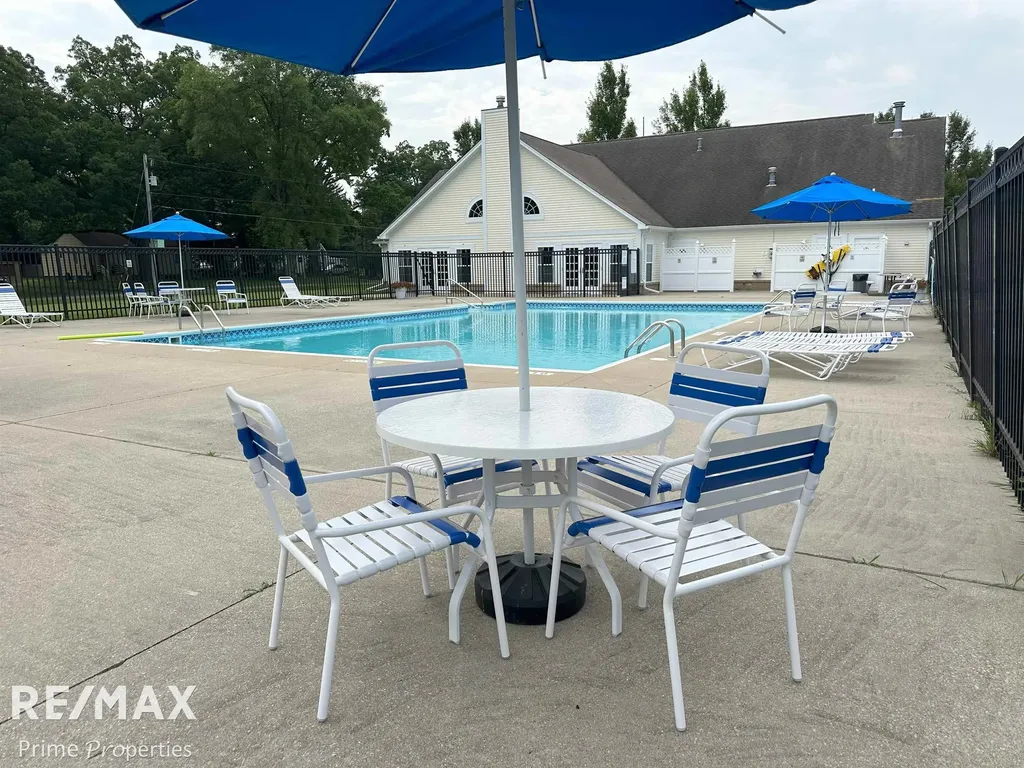 2067 Spruce Way Vienna Charter Township MI 48420