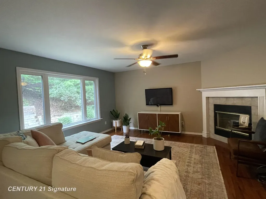 3946 Sherwood Forest Drive East Bay Township MI 49686
