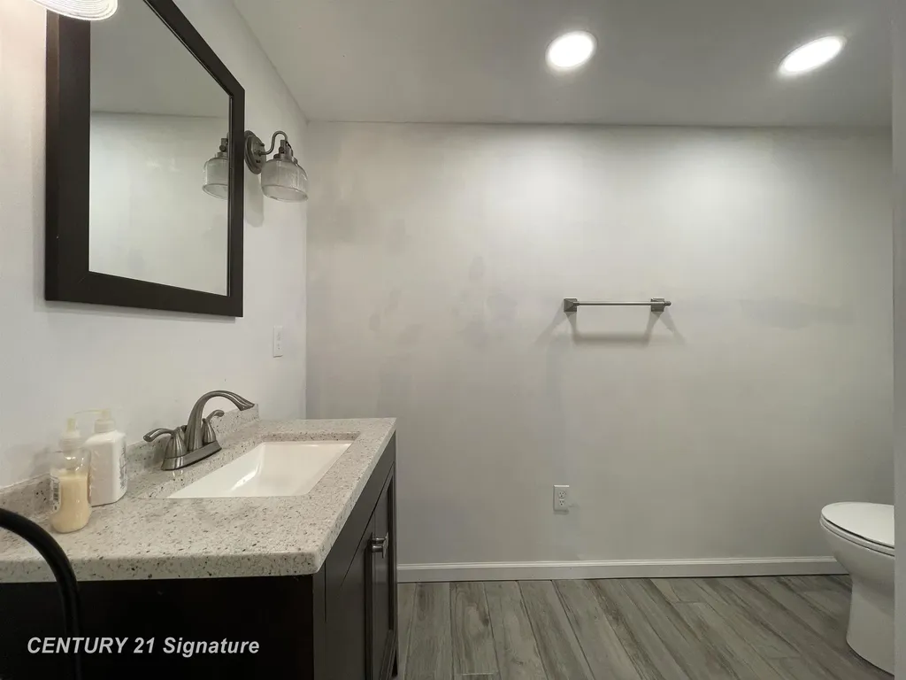 3946 Sherwood Forest Drive East Bay Township MI 49686