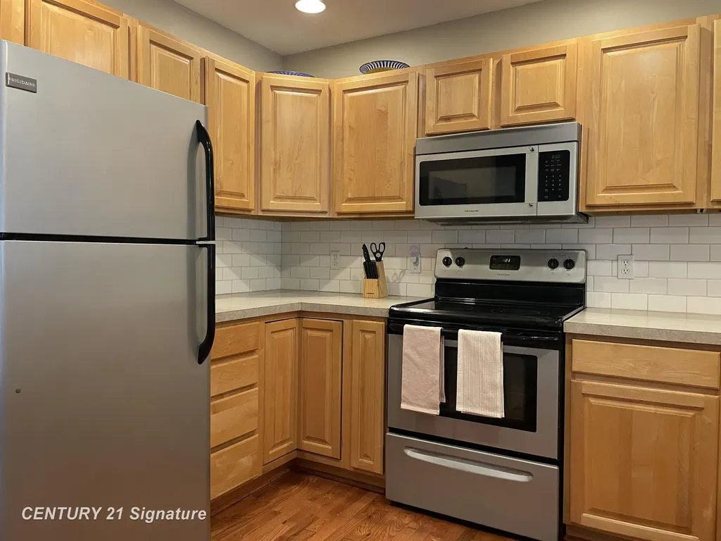 3946 Sherwood Forest Drive East Bay Township MI 49686