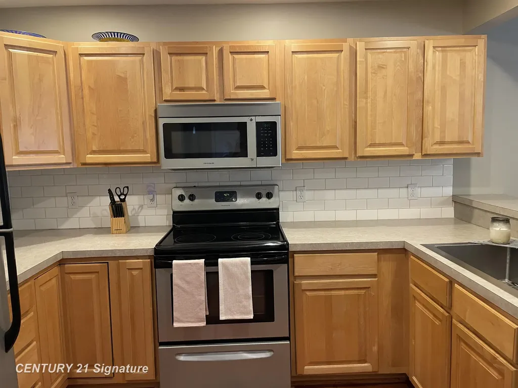 3946 Sherwood Forest Drive East Bay Township MI 49686