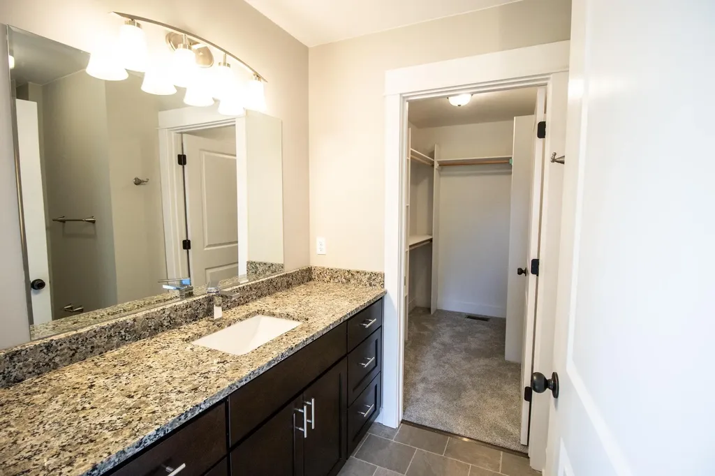 11461 Hidden Oaks Drive Vienna Charter Township MI 48420