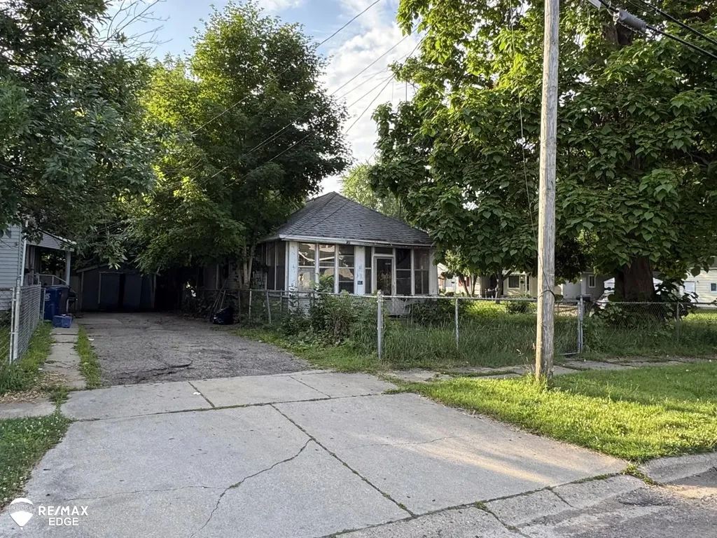 863 Tacken Street Flint City MI 48532