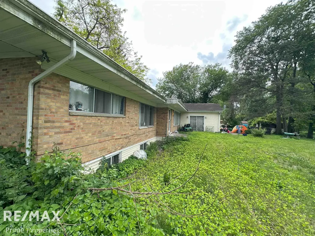 3195 Dixie Court Bridgeport Charter Township MI 48601