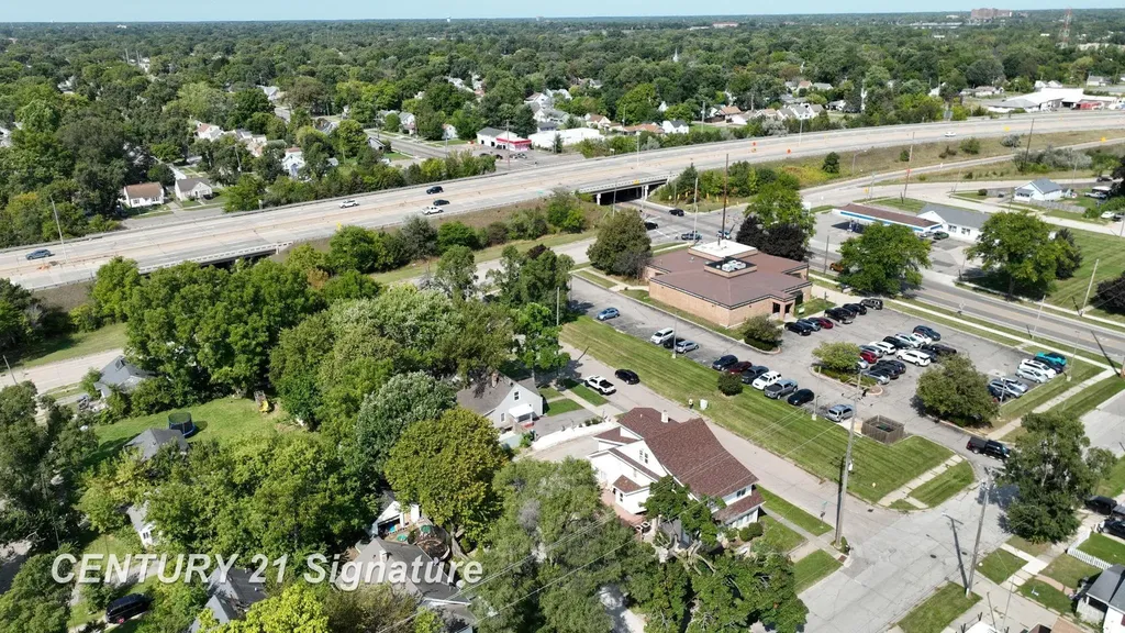 3902 Cuthbertson Street Flint City MI 48507