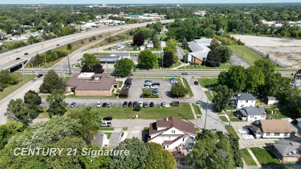 3902 Cuthbertson Street Flint City MI 48507