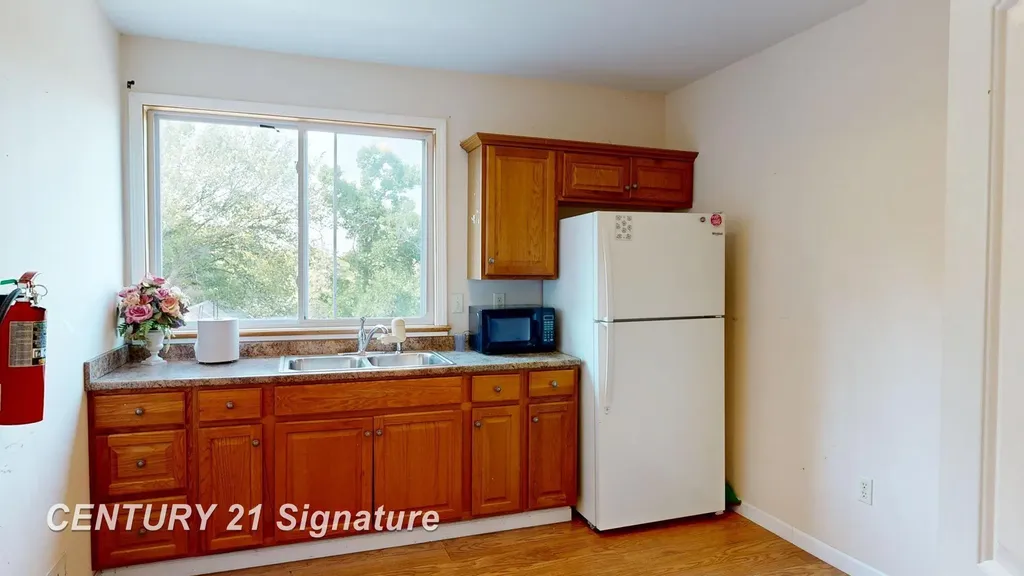 3902 Cuthbertson Street Flint City MI 48507