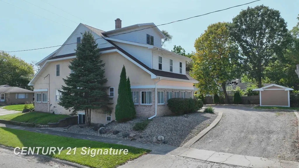 3902 Cuthbertson Street Flint City MI 48507