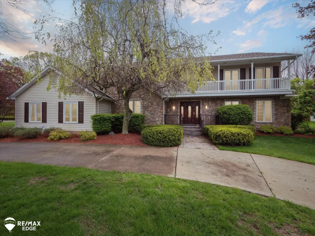 9705 Burning Tree Drive Grand Blanc Charter Township MI 48439