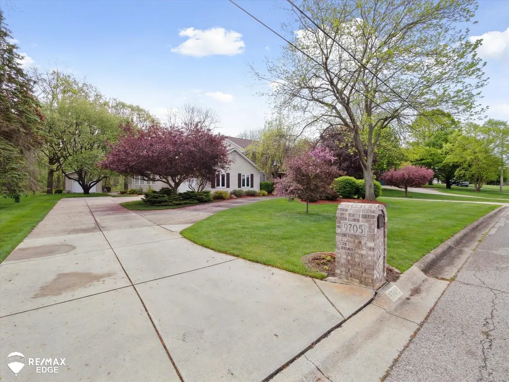 9705 Burning Tree Drive Grand Blanc Charter Township MI 48439