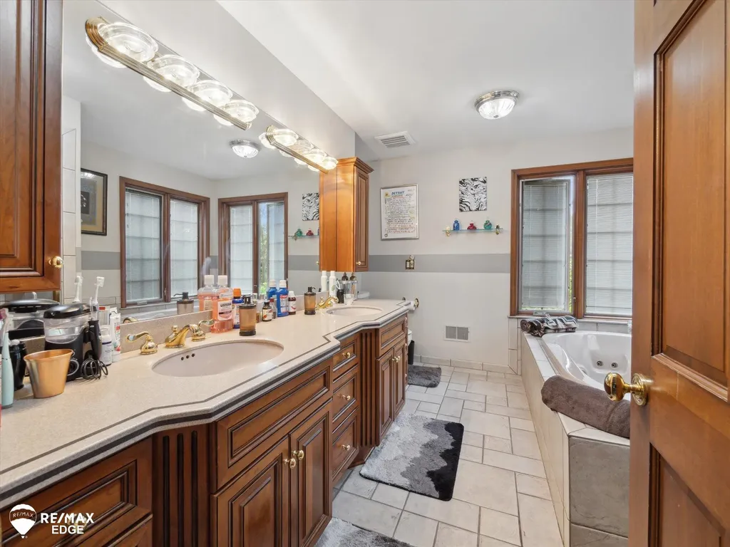 9705 Burning Tree Drive Grand Blanc Charter Township MI 48439