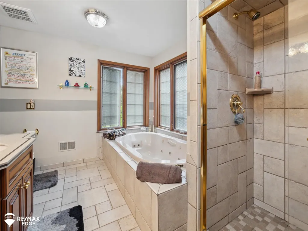 9705 Burning Tree Drive Grand Blanc Charter Township MI 48439