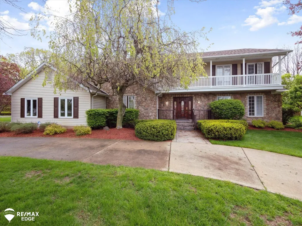 9705 Burning Tree Drive Grand Blanc Charter Township MI 48439