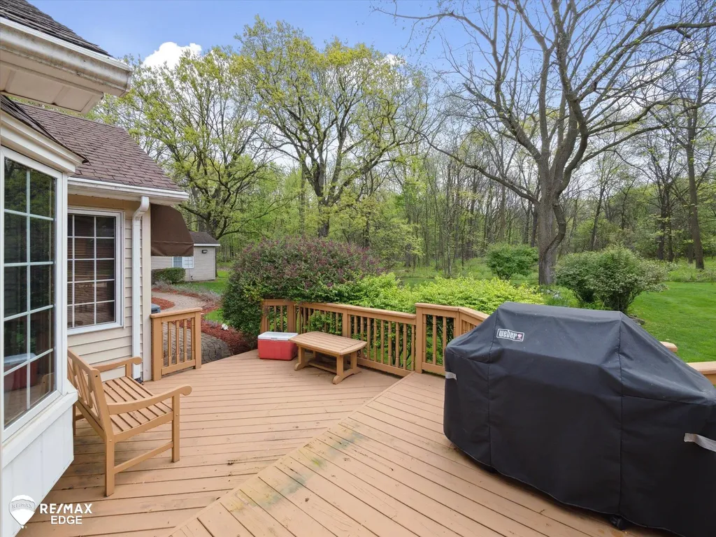 9705 Burning Tree Drive Grand Blanc Charter Township MI 48439