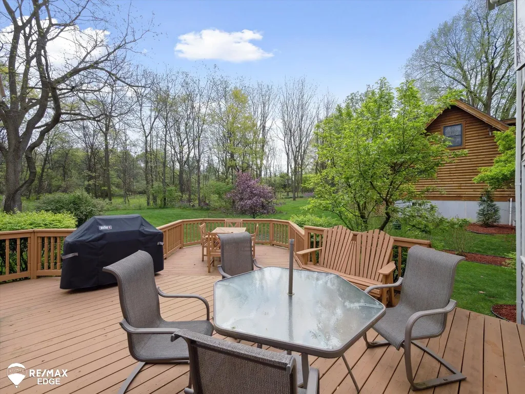 9705 Burning Tree Drive Grand Blanc Charter Township MI 48439